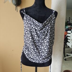 Zenobia Floral Black and White Women's Top Size 3XL